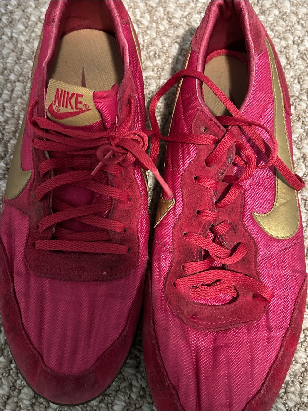 Nike Women’s pink Sneakers with Gold Swoosh - Picture 3 of 5